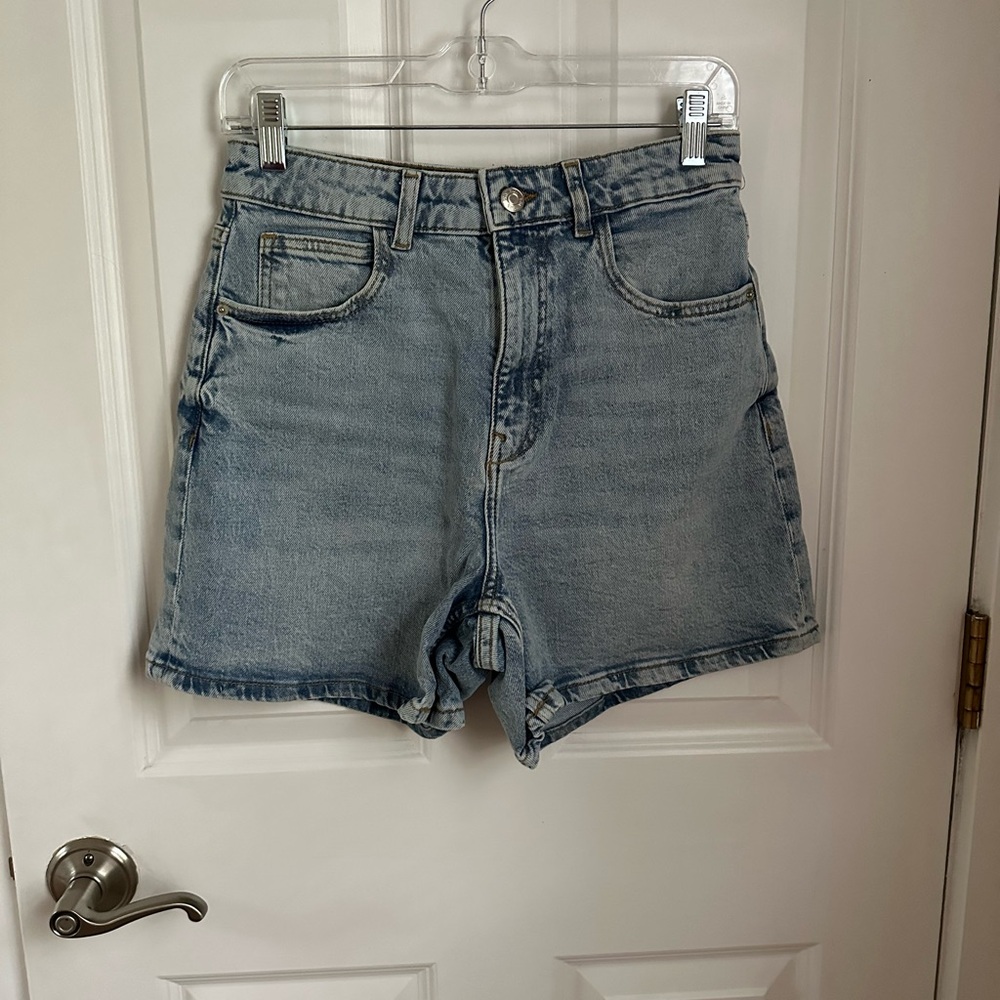 Zara shorts Jeans. Size 4